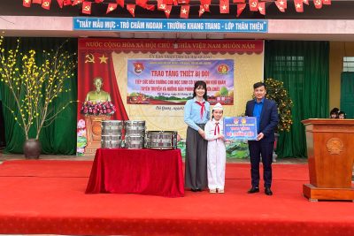 “Trao tặng thiết bị Đội – Tiếp sức đến trường cho học sinh có hoàn cảnh khó khăn và tuyên truyền, hướng dẫn phòng cháy chữa cháy” của Liên đội Trường Tiểu học Hải Tây