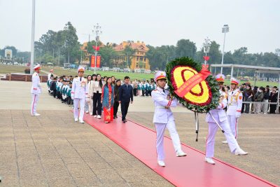 NHỮNG KHOẢNH KHẮC ĐẸP TRONG CHUYẾN TRẢI NGHIỆM LĂNG CHỦ TỊCH HỒ CHÍ MINH VÀ BẢO TÀNG LỊCH SỬ QUÂN SỰ VIỆT NAM